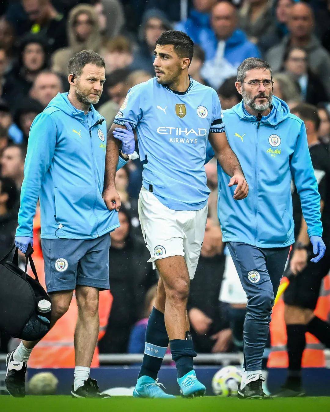 曼联迎战西汉姆联：德利赫特缺阵，阿莫林调整阵容