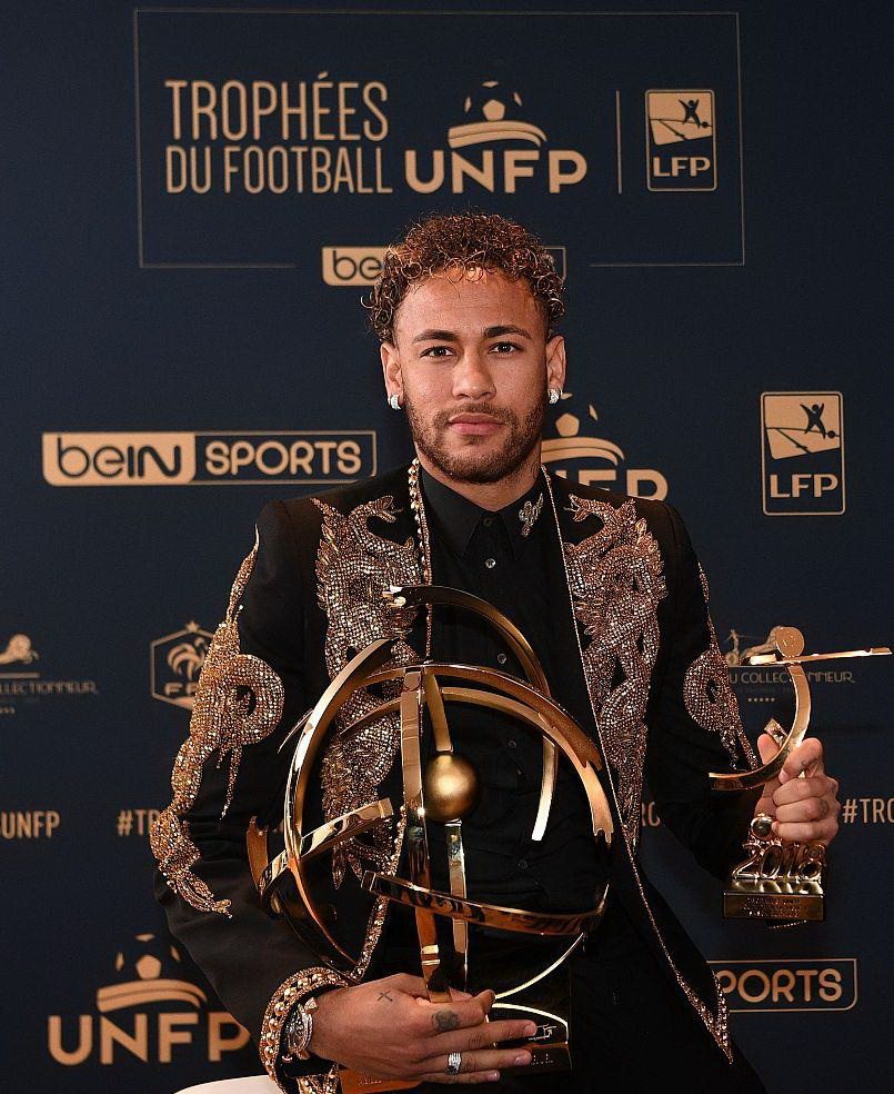 猜猜我是谁：职业生涯19载，赢下4次总冠军&入选NBA75大